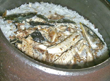 こんがりおいしい「秋刀魚ご飯」
