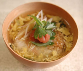 5分でできる！「ふわふわたまごスープの香ばしスープ飯」～簡単わくわく朝ごはん～