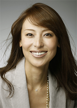 小泉里子さん