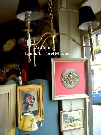 Lyons Antique3