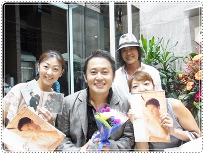 左からaugmentの石川さん、KAZZさん、後ろがかずまさん。