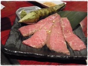 RIMG0037 極・カルビ。これもとてもジューシーでした。わさびで食べました。