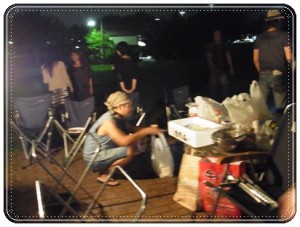 RIMG0938 美味しいお肉や魚を焼いてスギちゃんの格好でおもてなししてくれたにーにー。