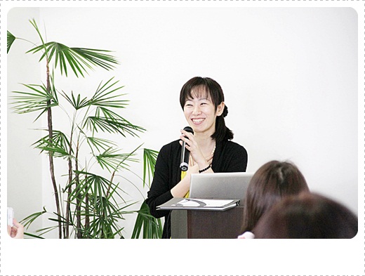 ゲストスピーカーのみたけさやかさん。リクルートを経てアクセサリー作家として活躍する、キャリアや道のり。女性ならではの悩み、天職にたどりつくまでの山あり、谷ありを事前に台本を何度も読んでる時からウルウル・・・感動！頑張っている女性って強くてすごく優しい。さやかさんもそんなひとり。