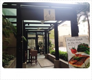 写真(17) シンガポール料理のランチ。