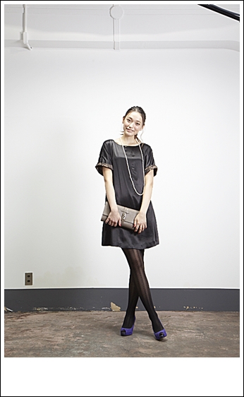 N_DRESSさんとコラボレーションしたシルクのAラインドレス。レディライクに着こなして。