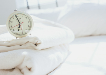 秋こそ眠りを見直そう！睡眠のポイントとおすすめアイテム