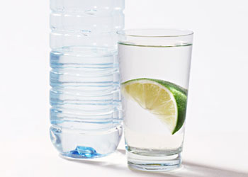 朝の一杯の”お水”がいい理由と水の種類