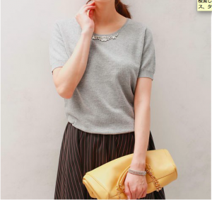 定番グレーのニットに（このアイテム、3点セットですごいお得！）