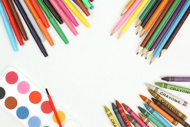 疲れた脳をリフレッシュ！パリでブーム「大人の塗り絵」