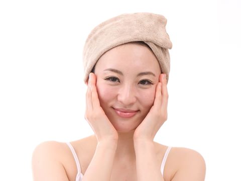 「ベタつき」「テカリ」の梅雨肌対策のススメ