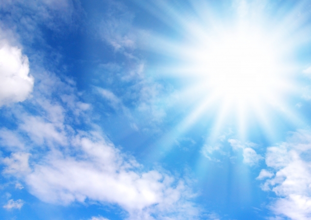 今年の夏は、崩れない！ギラつき＆テカリ肌対策にはコレ