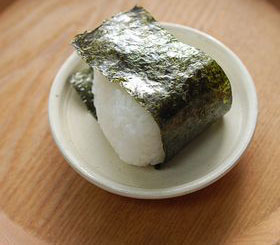5分でできる「塩おにぎり」～簡単わくわく朝ごはん～