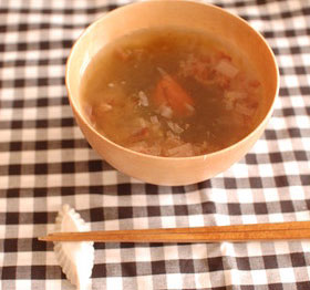 1分でできる！「とろろこぶと梅干しのさっぱりスープ」～簡単わくわく朝ごはん～