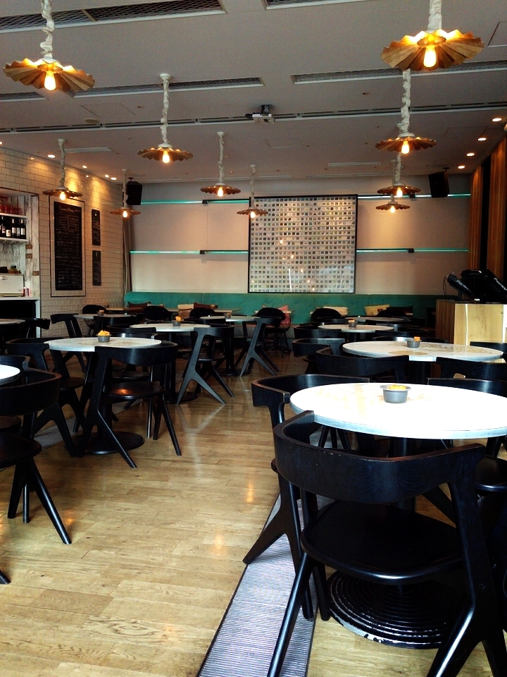 15-09-16-12-23-53-039_deco