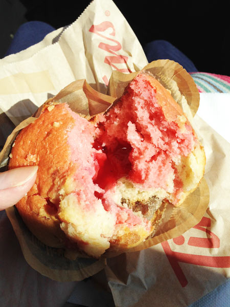 朝食にピンクが可愛いストロベリーショートケーキマフィン_3new