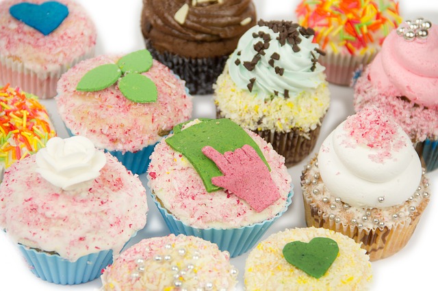 cupcakes-525511_640