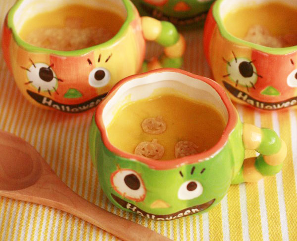 かわいいジャック”ワンタン”入り！ハロウィンのかぼちゃスープ