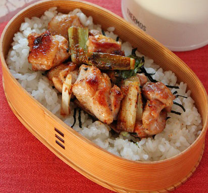 困った時のどんぶり！喜ばれる「焼き鳥丼弁当」の美味しい作り方