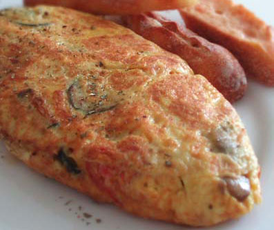 とろ～っと食感がおいしい「ブルーチーズ、舞茸、ズッキーニのオムレツ」