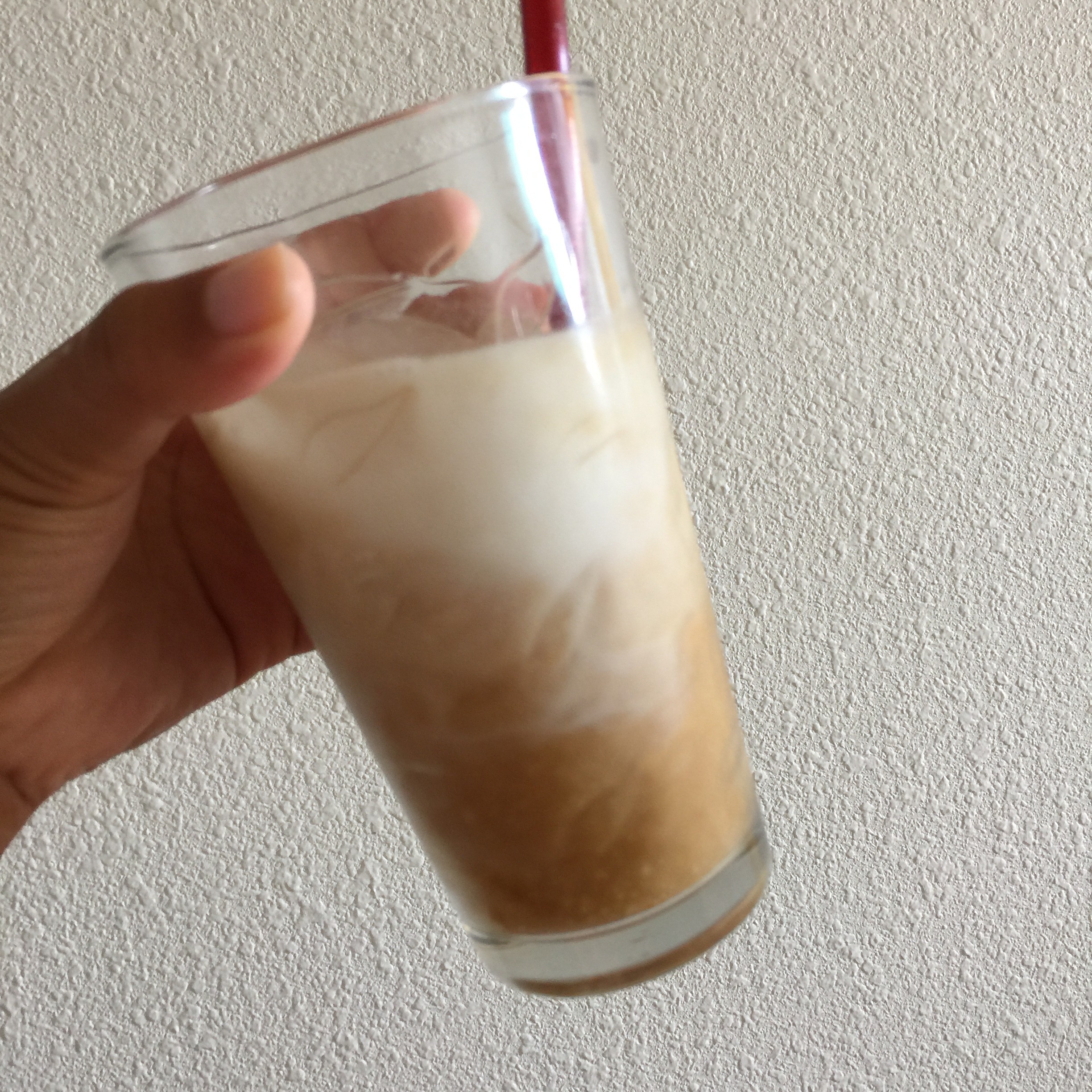 朝のココナッツミルクラテで元気いっぱい！なんとスタバでも？？