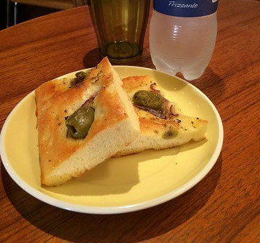 【東京・神楽坂の朝食】まるでイタリア！フォカッチャ専門店の朝食