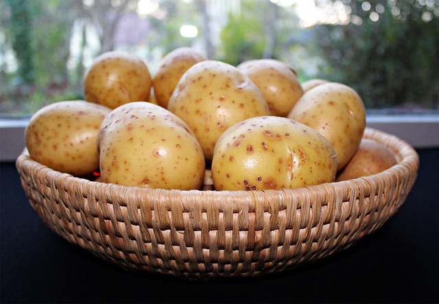 potatoes-531975_640