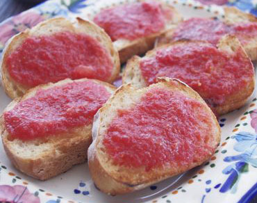 美味しくビタミンチャージ！簡単トマトトースト「パン・コン・トマテ」