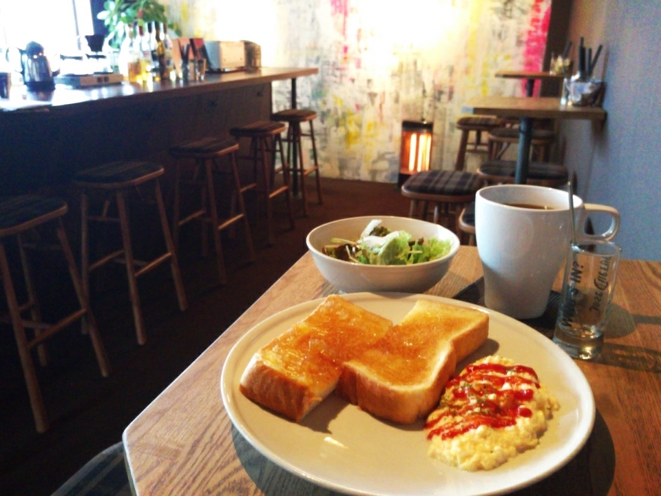 【大阪・天満橋の朝食】ビジネス街のバーで食べるモーニング！@BAR 川の流れの、、、