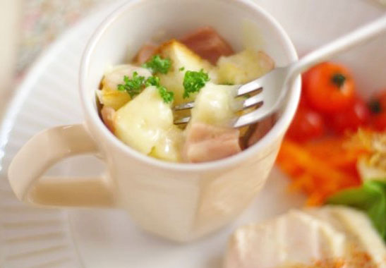 マグカップで作り置き！朝はレンジで1分♡甘くないフレンチトースト