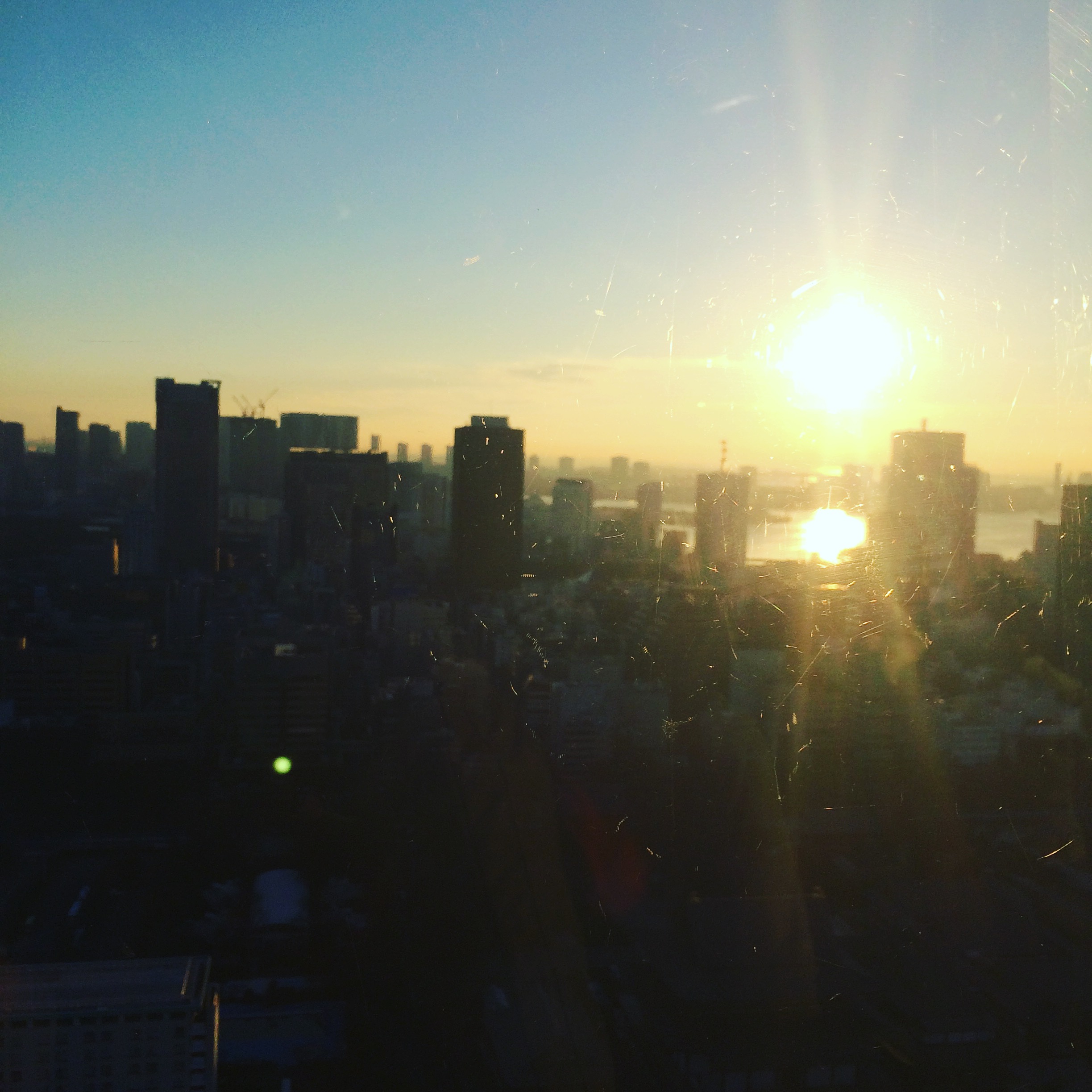 東京タワー大展望台で朝ヨガ