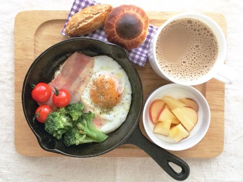 卵料理にホットケーキにリゾットに！スキレット朝食バリエ5例