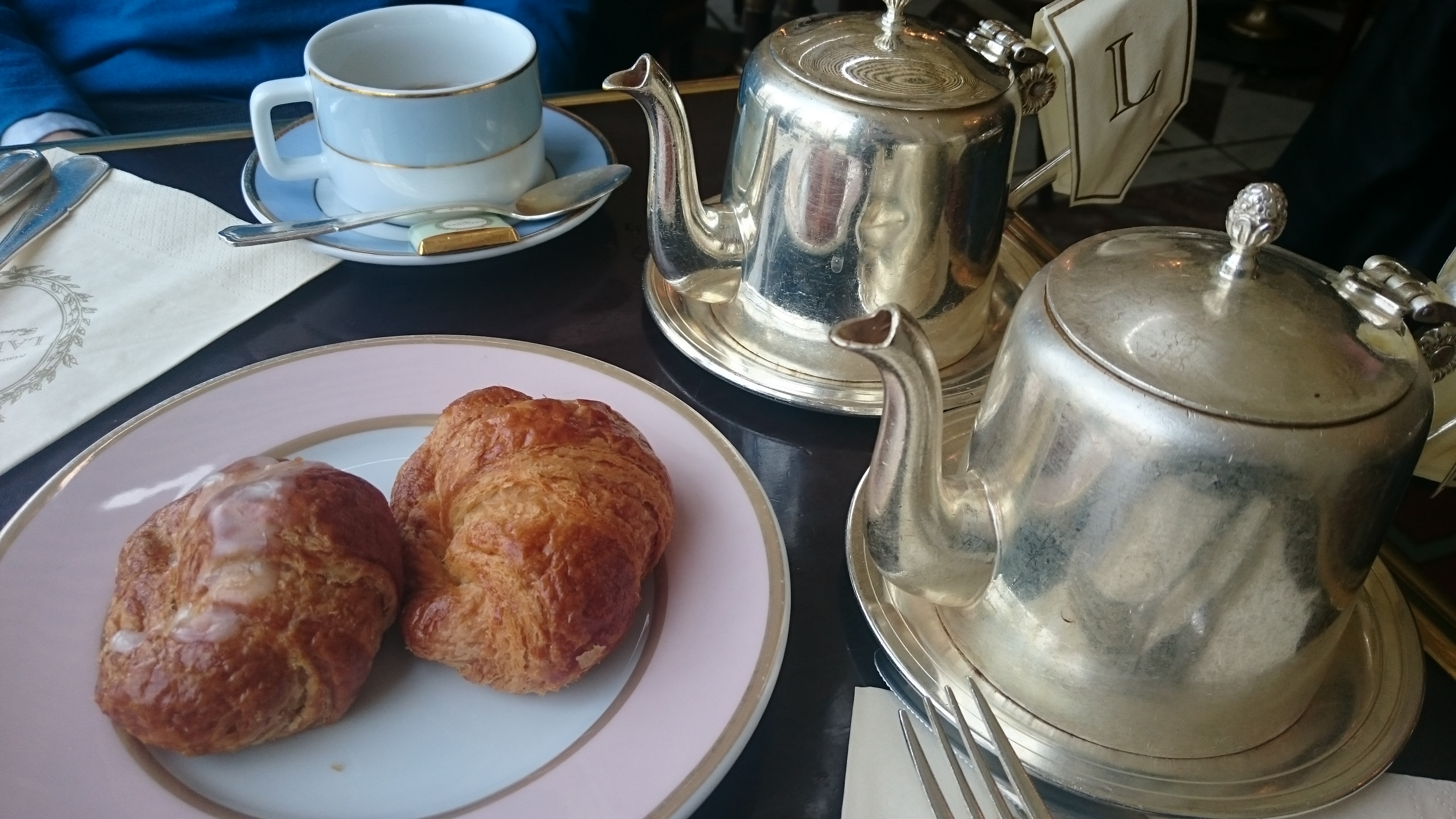 Parisでのpetit-déjeuner (朝ごはん)