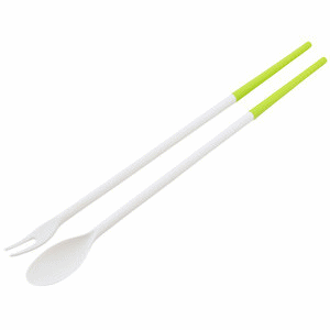 1本で大活躍！朝の時短も叶える「スプーンとフォーク付き菜箸」