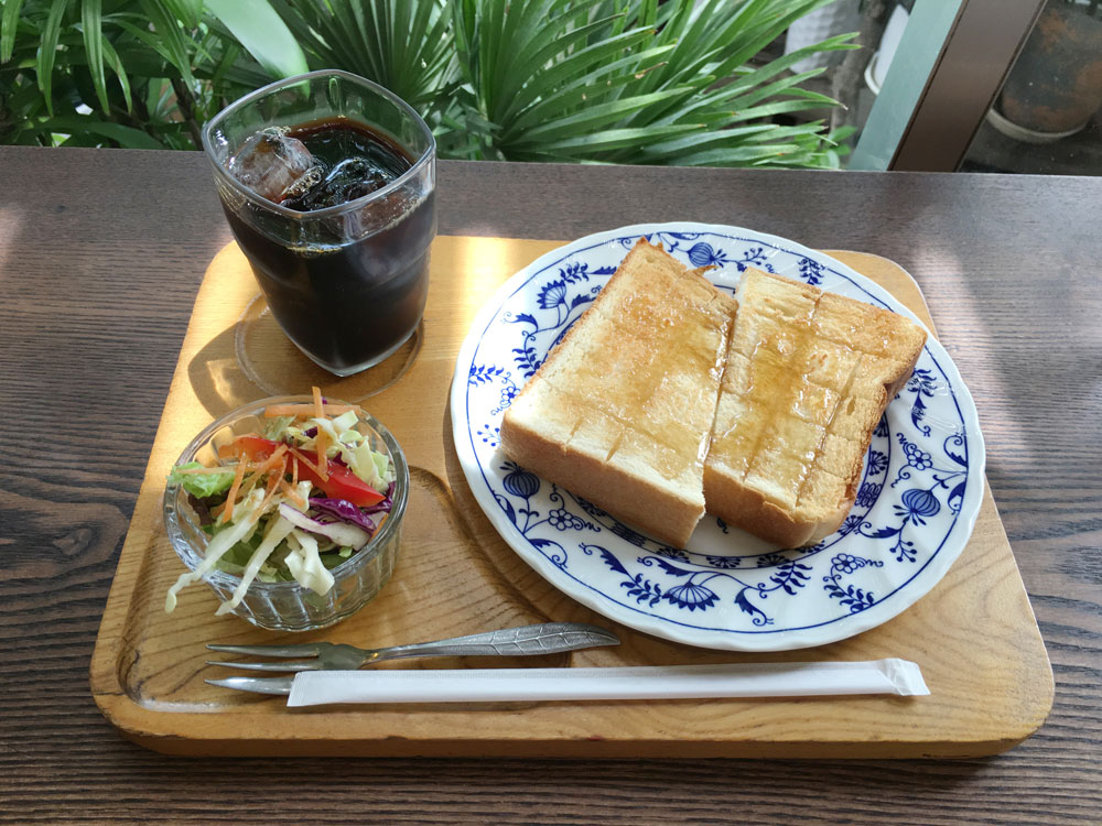 【京都・丸太町】鴨川を臨む「喫茶いのん」でゆったりモーニング