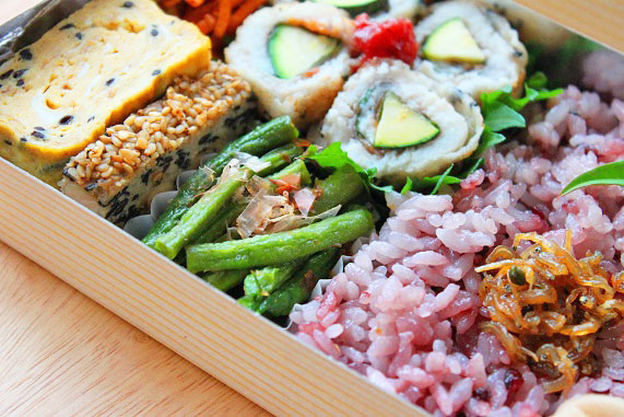 作り置きにも！簡単「さやいんげんのおかか醤油」のお弁当