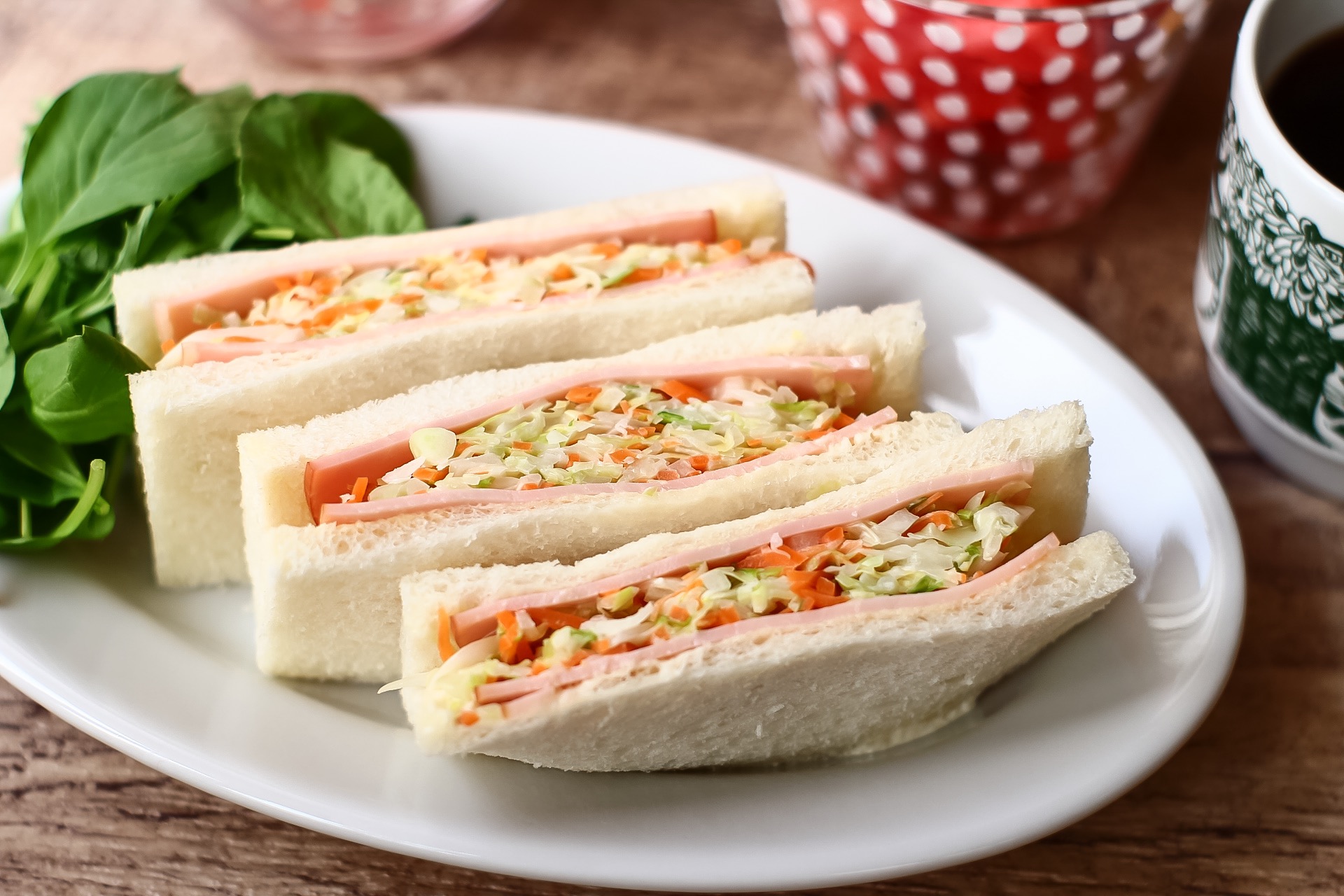 火を使わない！ささっと簡単「作り置きコールスロー＆ハムサンド」