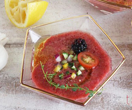 朝5分で飲むサラダ♪夏を味わう「ベリーのガスパチョ」