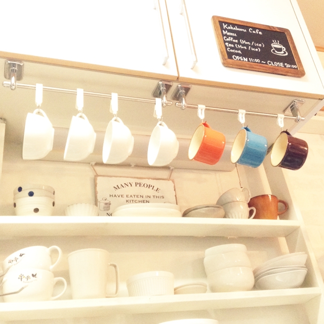 カフェ風コーデを100均アイテムで♪見せる収納3選