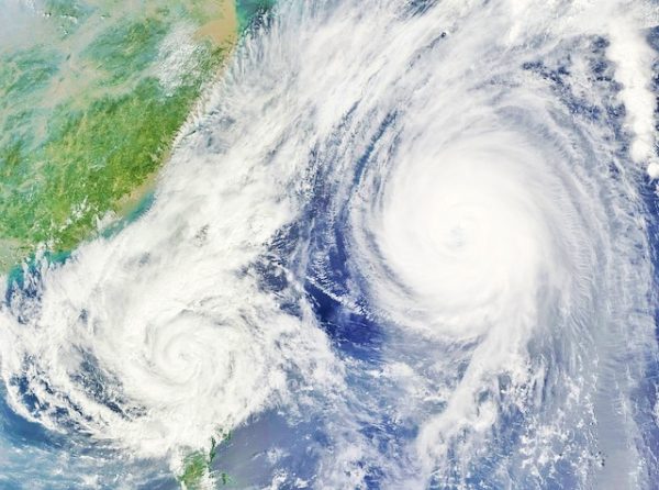hurricane-67581_640