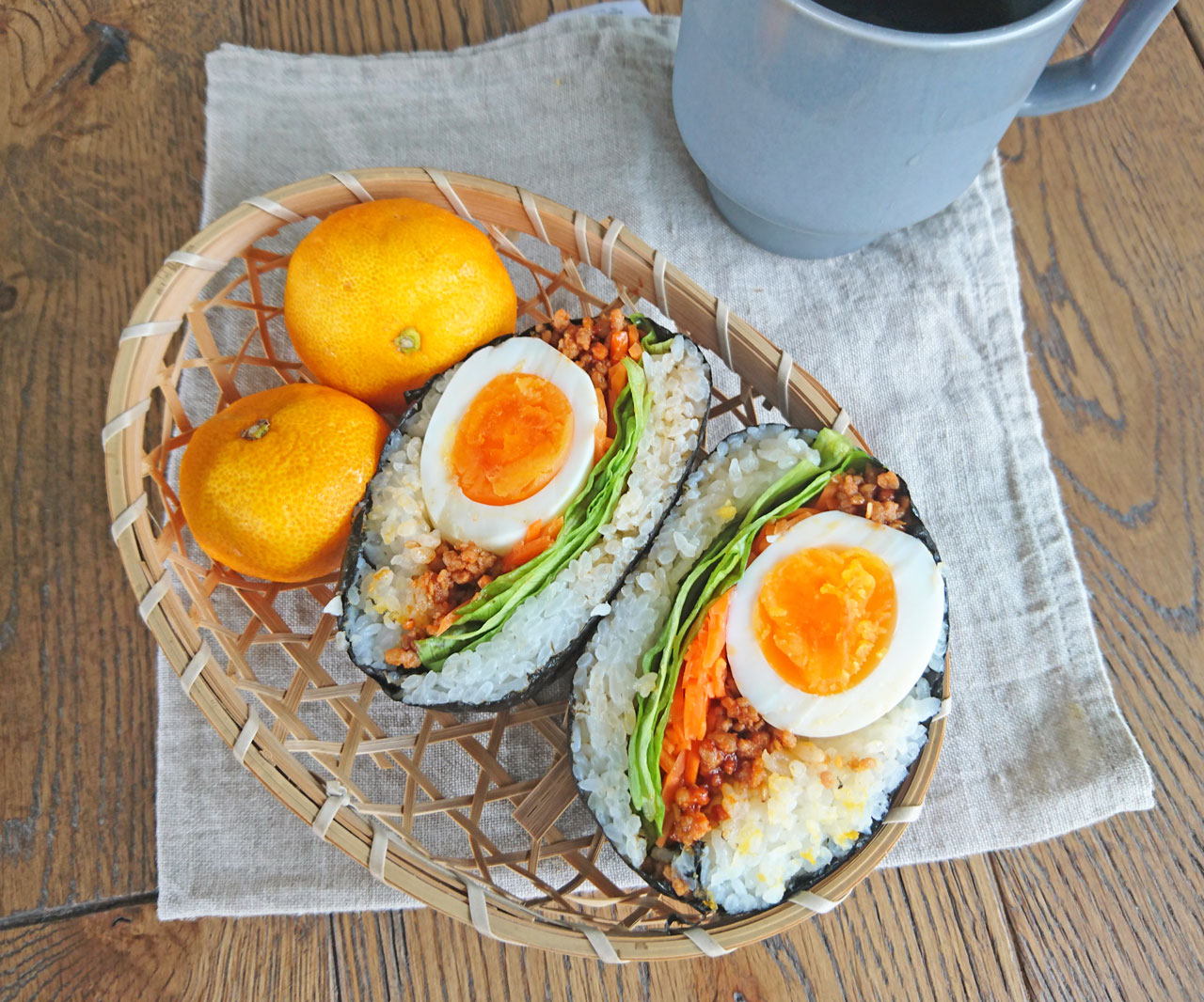 迫力ある断面に萌えるっ♪簡単「わんぱくおにぎり」の作り方