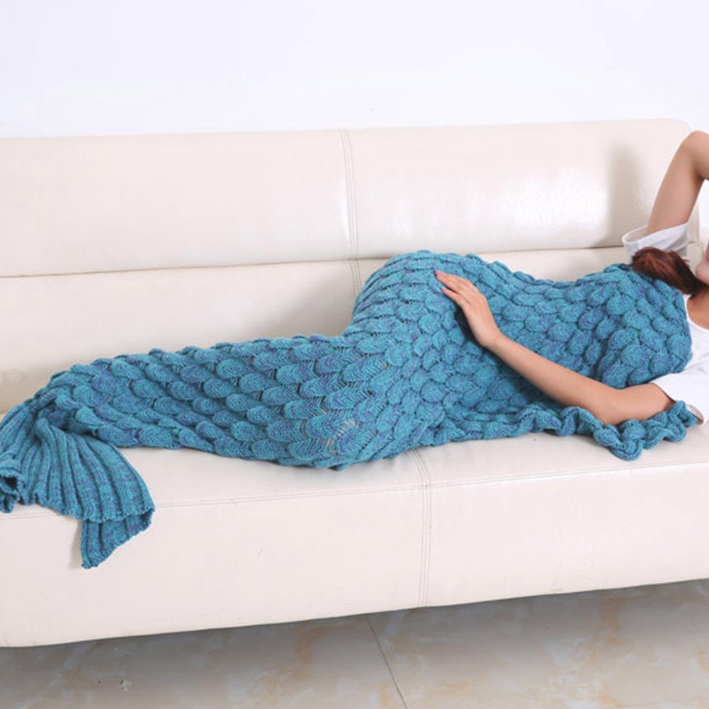お部屋で暖まりながら”人魚”になれちゃう！かわいすぎる「着る毛布」