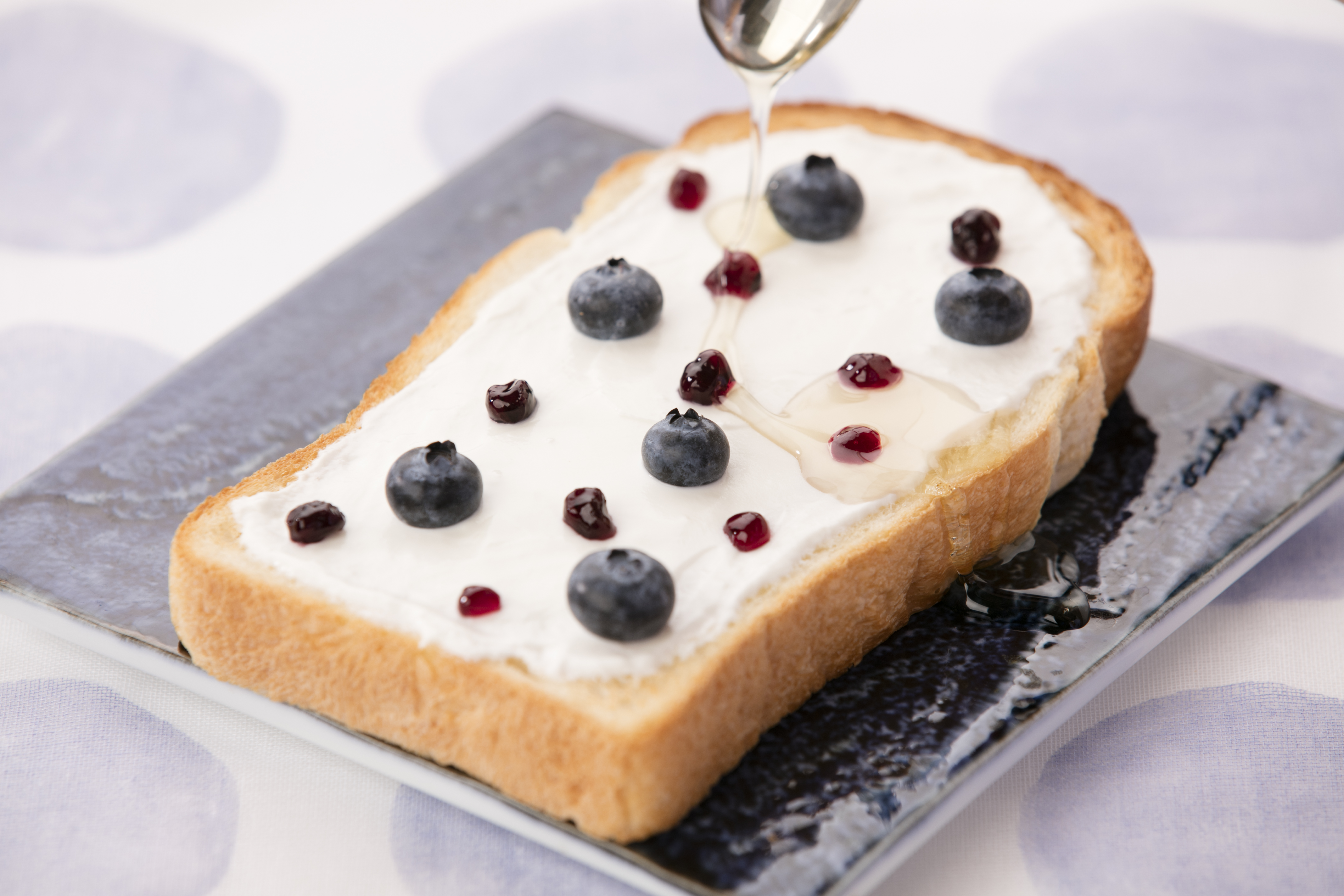 【7月店レシピ】水玉ブルーベリートースト