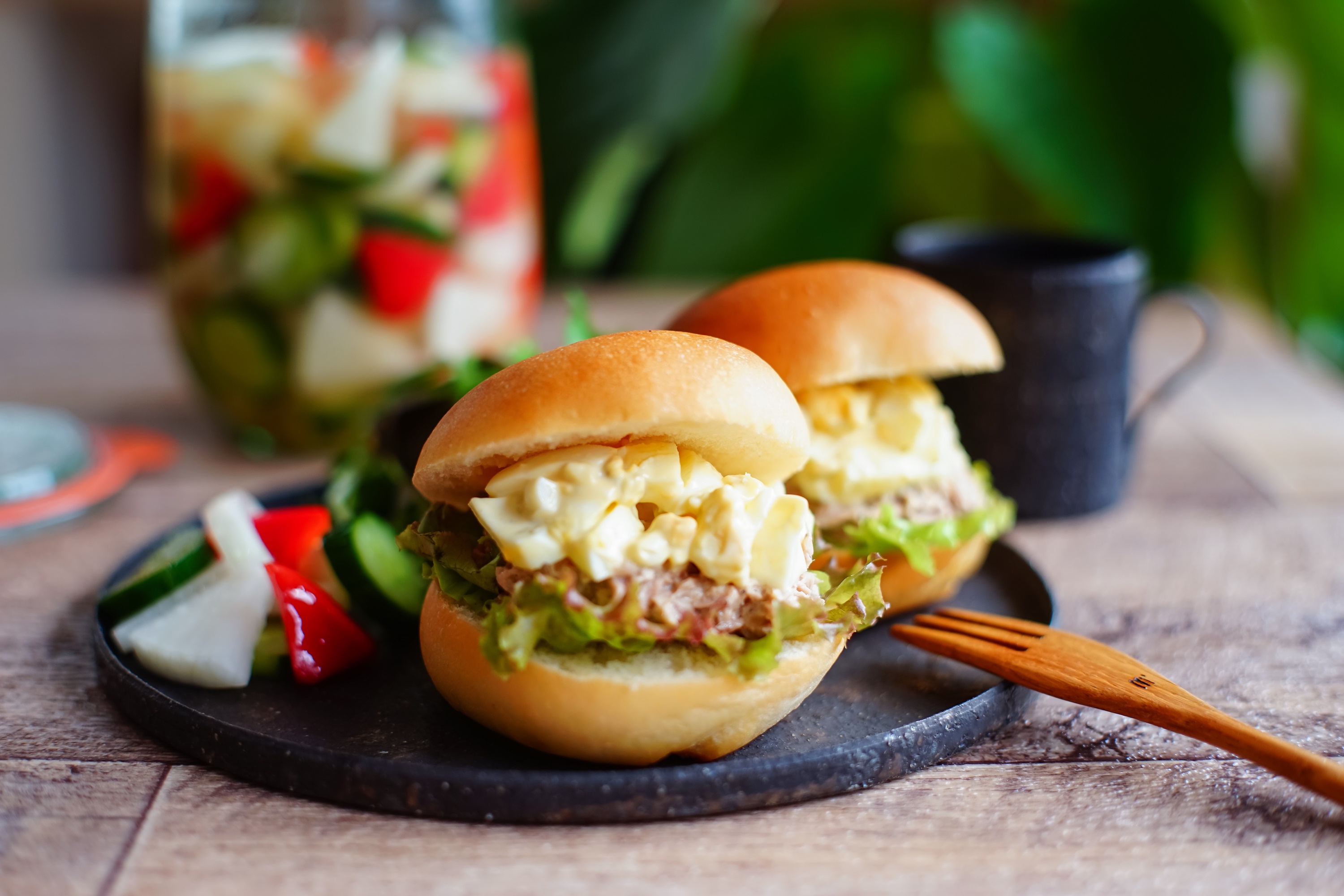 やっぱり好き！サンドイッチの王道「タマゴ＆ツナマヨ」バーガー