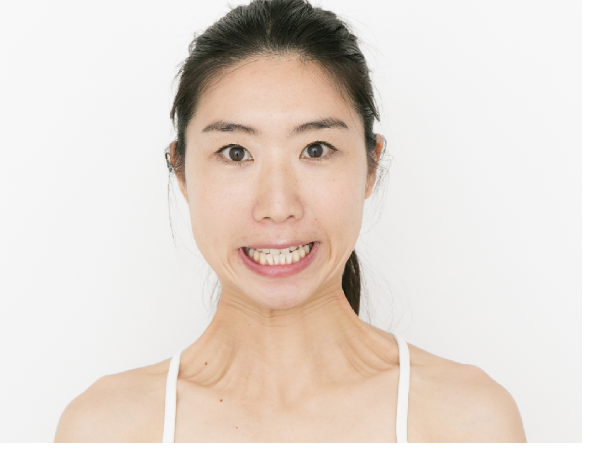 たった30秒の「ひっひっひー」が効く！すらり美しい首になる方法