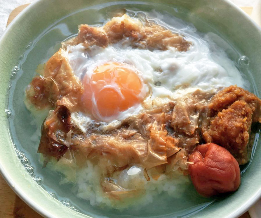 熱湯かけるだけの即席朝ごはん♪卵入り「かちゅー湯ごはん」