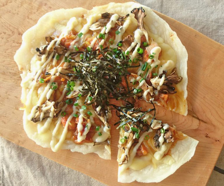 あまったお餅と缶詰で簡単！カリカリとろーり「照り焼きもちピザ」
