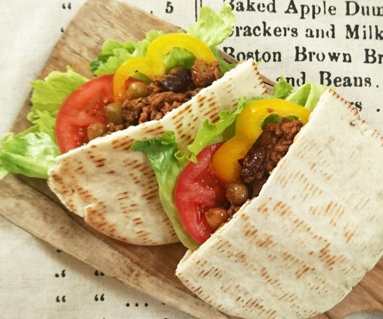 包丁要らず＆レンジで楽チン！「キーマカレー」のピタパンサンド