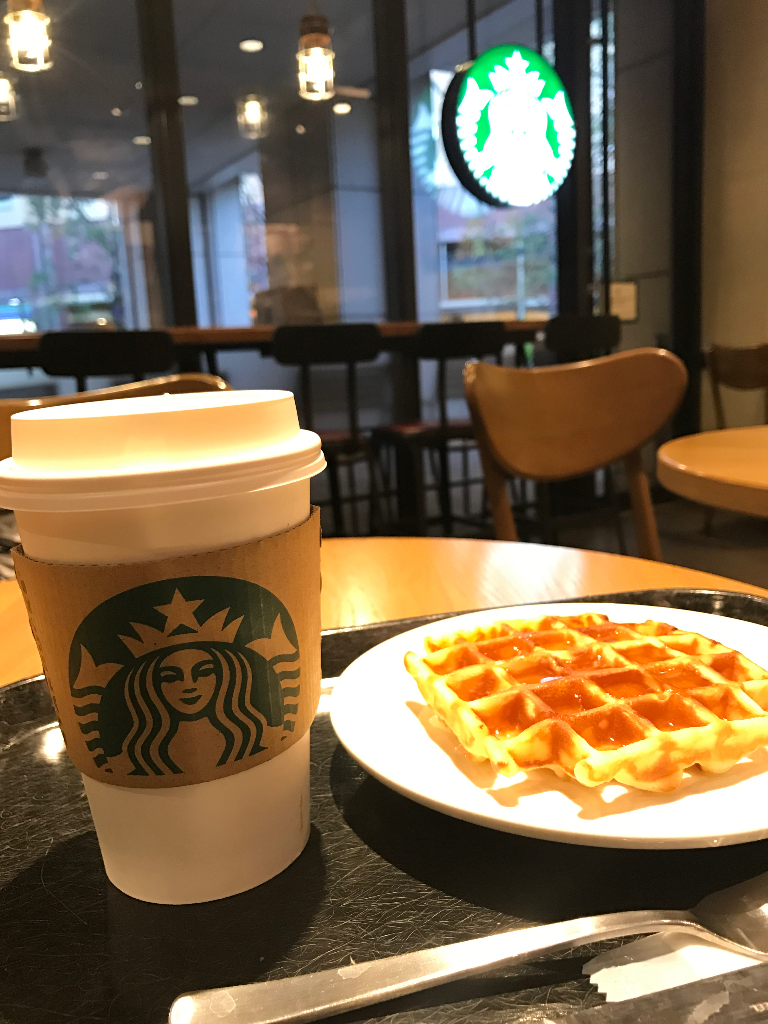 待ってました！カフェインレスのカフェラテが発売開始