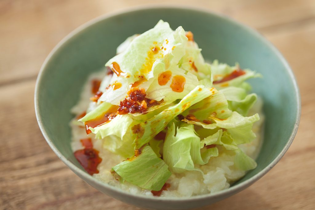 疲れた胃にはさっぱり味！酸味がおいしい「サンラータン風おかゆ」